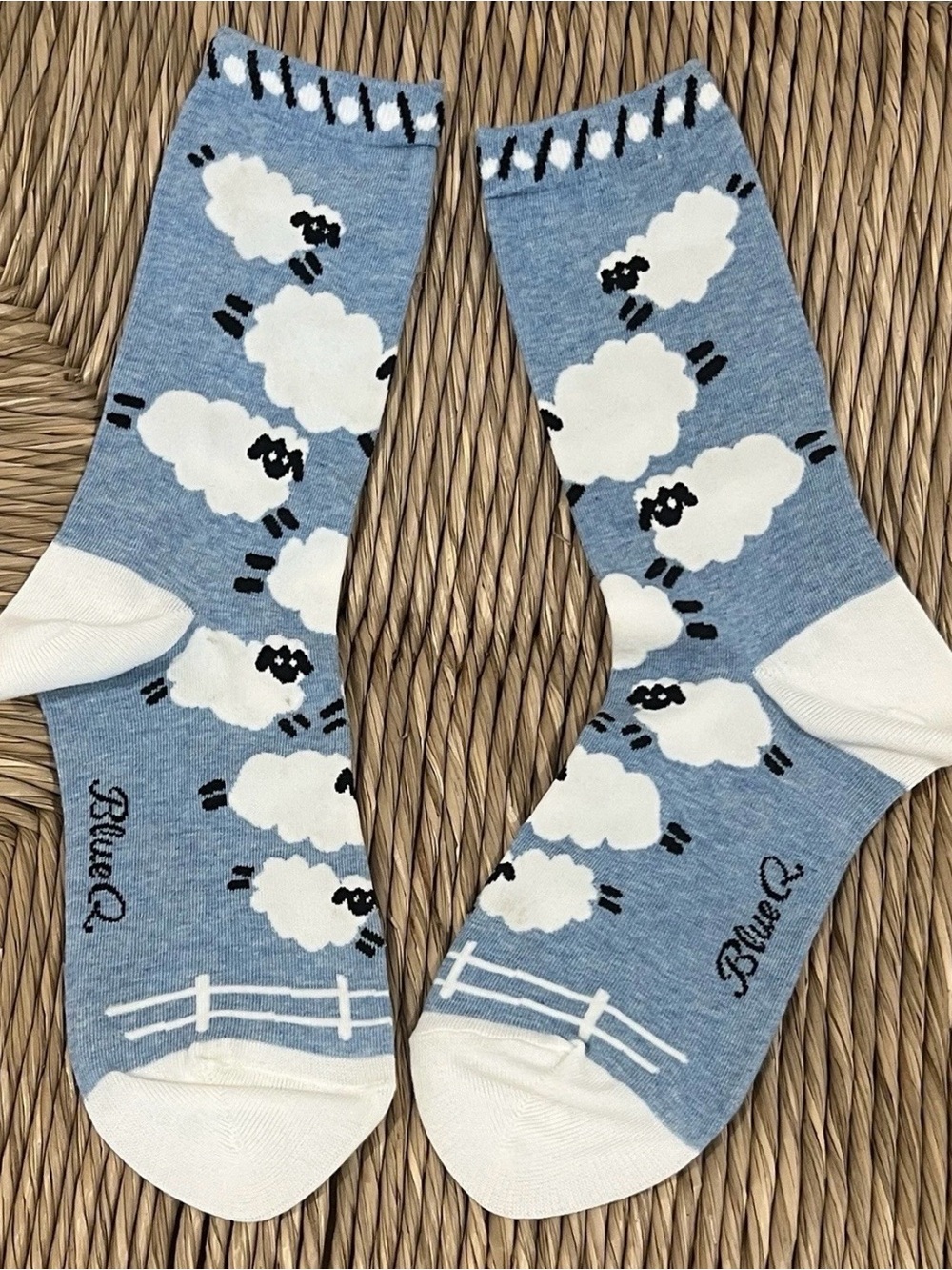 Blue Q Brand Womens Crew Socks In Loving Memory Of Sleep Size 5-10 - Picture 2 of 4